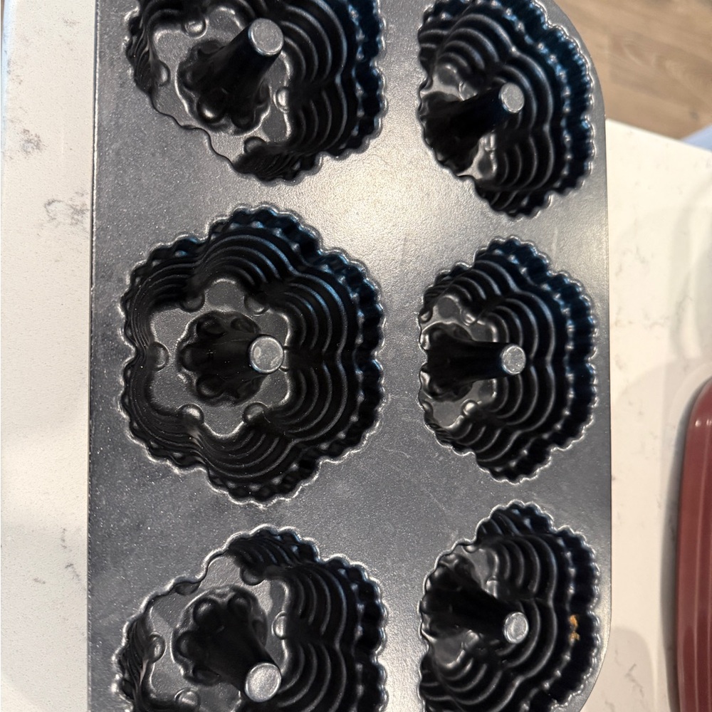 Nordic Ware Black Bundtlette Pan